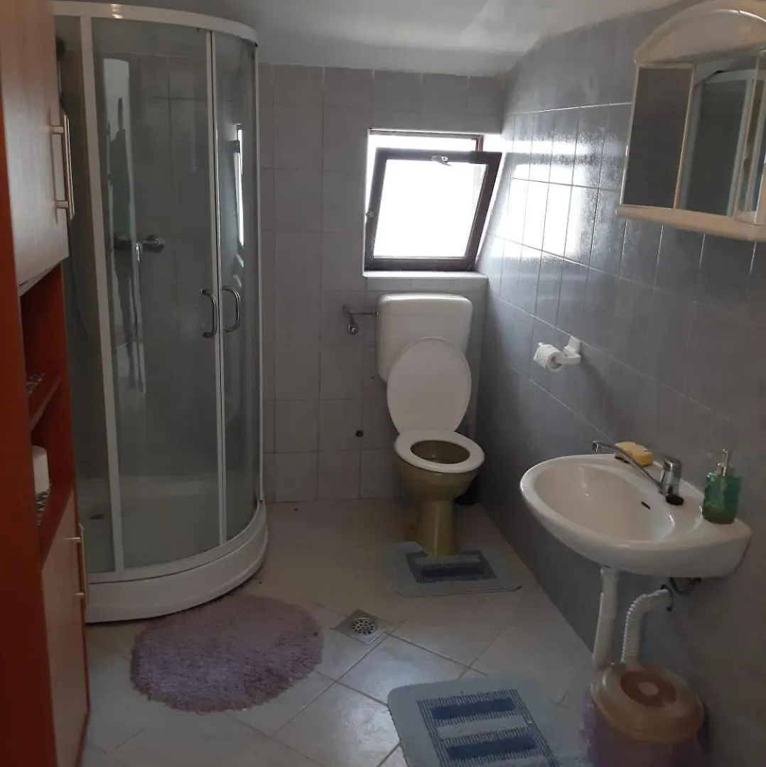 Apartment Ajsa Valbandon 0*,